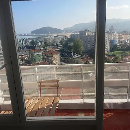 Playa, Con Terraza Y Vistas Al Mar