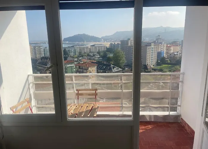 Playa, Con Terraza Y Vistas Al Mar 라레도